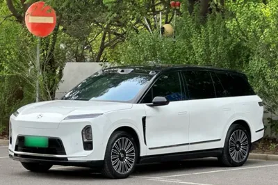 Nio ES8