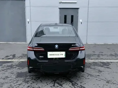 BMW i5