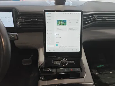 Nio ES8