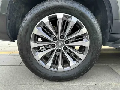 大通 D90