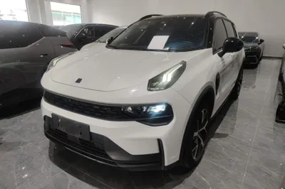 Lynk & Co 01 EM-P