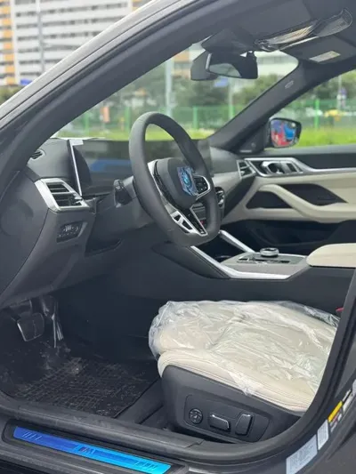 BMW i4
