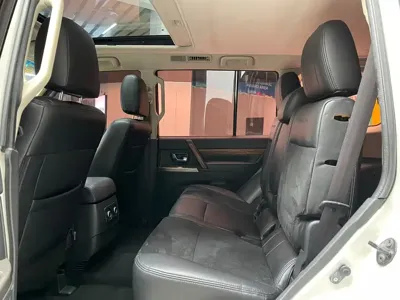 Mitsubishi Pajero (Import)