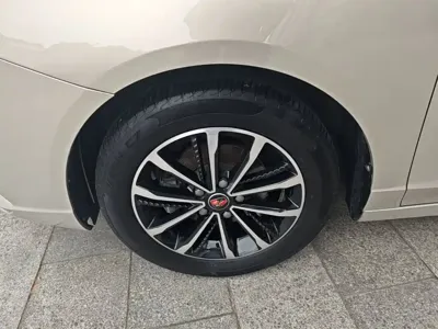 Roewe i5