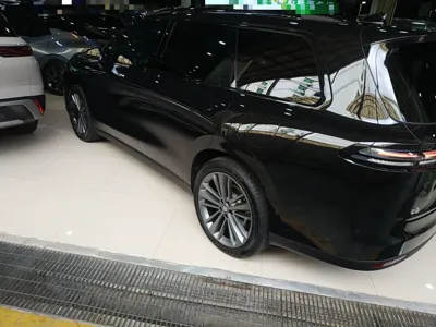 Leapmotor C16