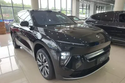 Nio ES8