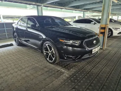 Ford Taurus