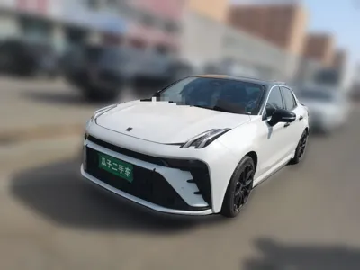 Lynk & Co 03