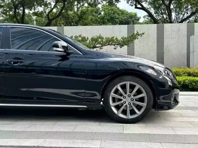 Toyota Reiz
