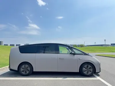 Li Auto Li MEGA