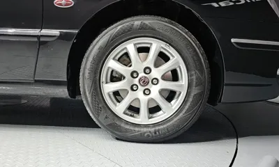 Kia Opirus