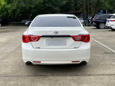 Toyota Reiz