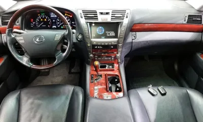 Lexus LS