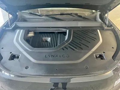 Lynk & Co 领克900