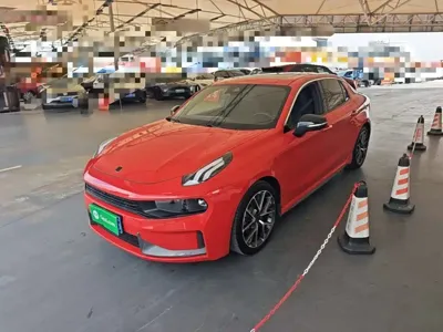 Lynk & Co 03