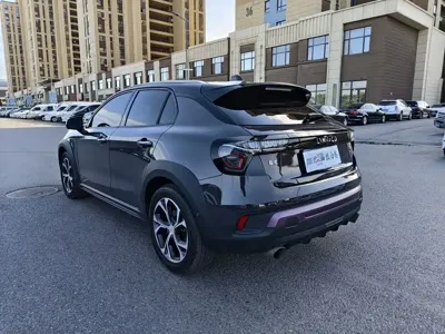 Lynk & Co 02