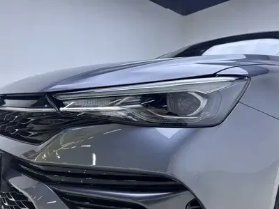 Roewe i5