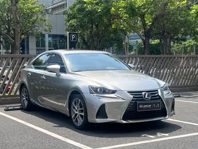 Lexus IS