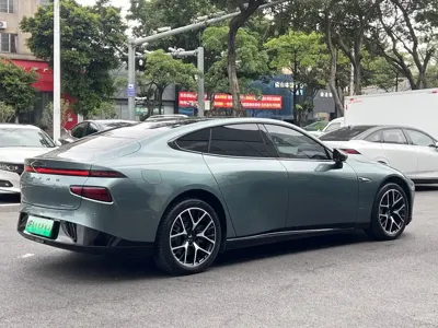 Xpeng P7