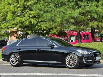 Genesis EQ900