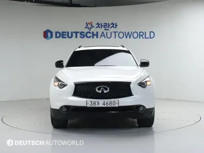 Infiniti QX70
