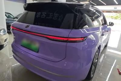 Nio ES8