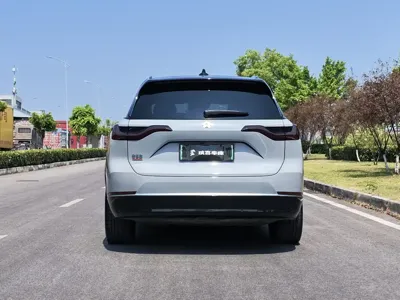 Nio ES8