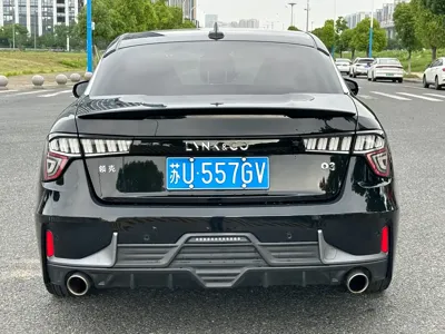 Lynk & Co 03