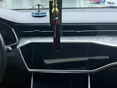 Audi A7L