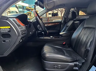 Hyundai Equus