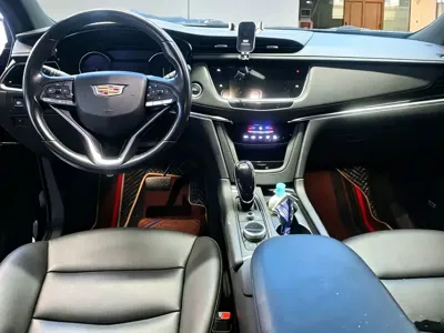 Cadillac XT6