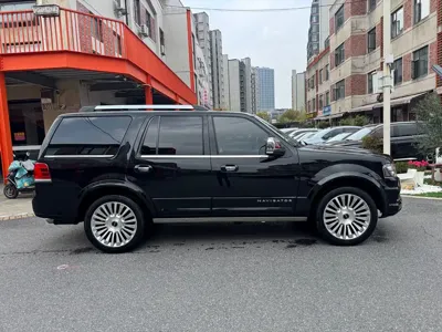 Lincoln Navigator