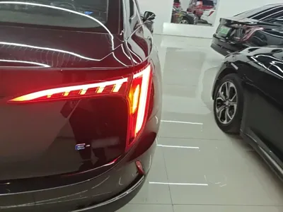 Hongqi Hongqi E-QM5