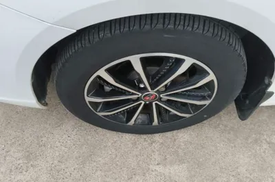 Roewe i5