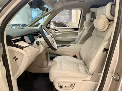 Volvo EM90