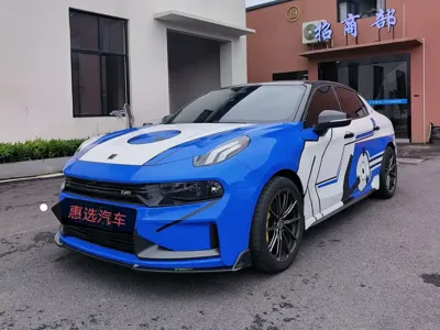 Lynk & Co 03