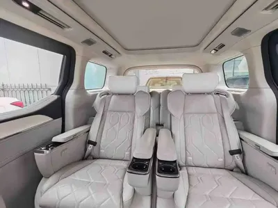 Volvo EM90