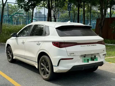 BYD e2