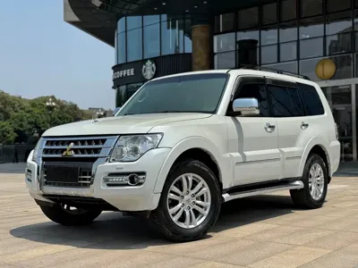 Mitsubishi Pajero (Import)
