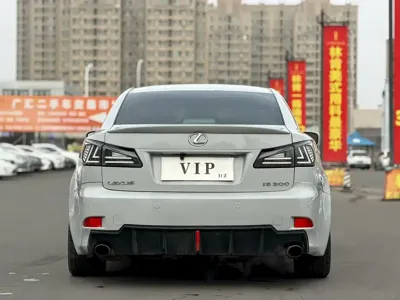 Lexus IS