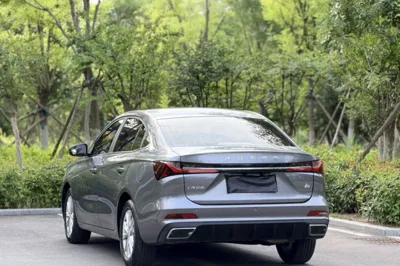 Roewe i5
