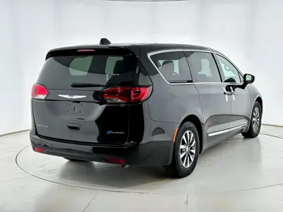 Chrysler Grand Voyager PHEV (Import)