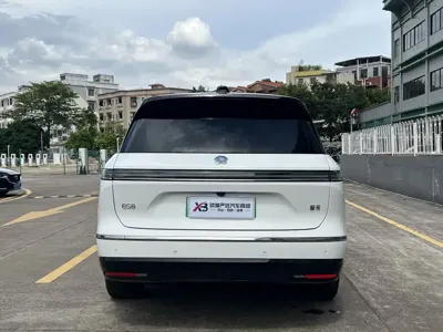 Nio ES8