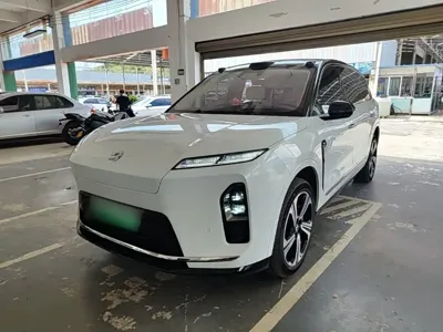 Nio ES8