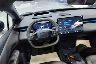 Lynk & Co Z20