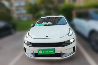 Lynk & Co 03