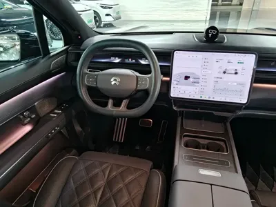 Nio ES8