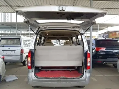 Wuling Hongguang V