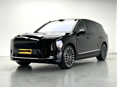 Nio ES8