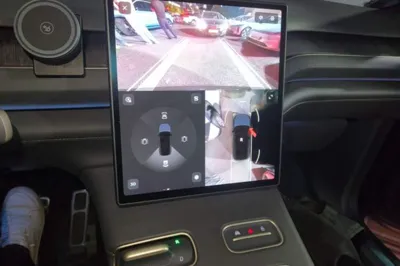 Nio ES8